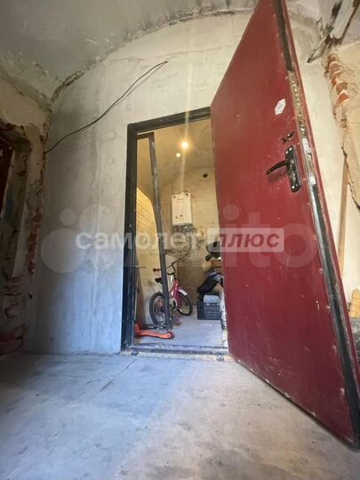 2-к. квартира, 65 м², 1/2 эт.