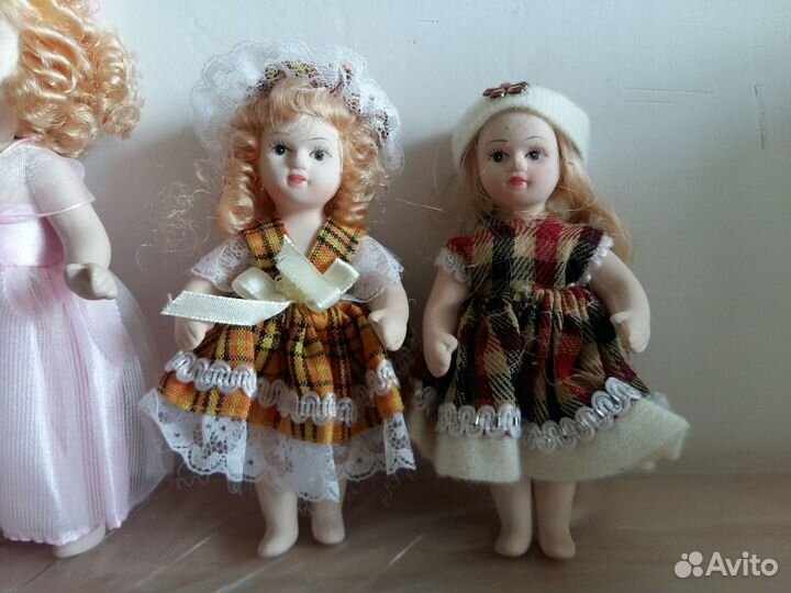 Фарфоровые куклы-малютки