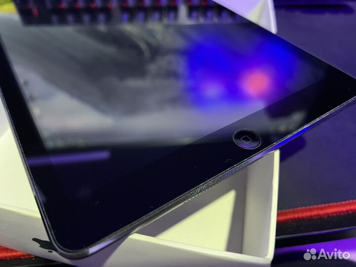 iPad Air 16 гб WiFi+LTE серый космос рст
