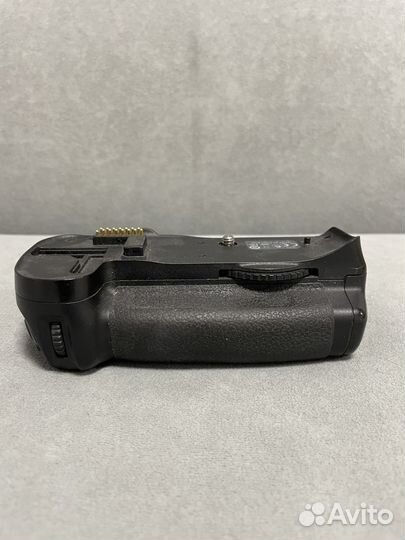 Батарейный блок nikon mb-10