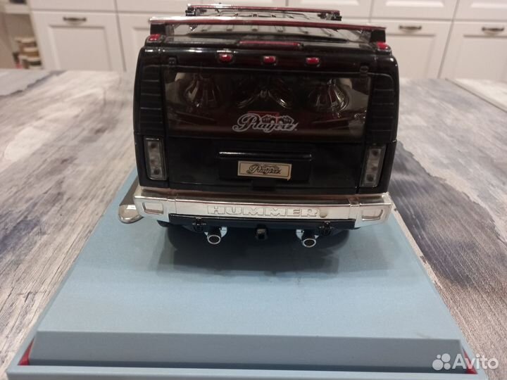 Внедорожник Maisto Hummer H2 SUV 2003 25см 1:18