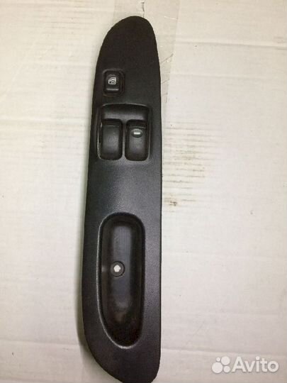 Блок управления стеклоподъемниками правый Mitsubis