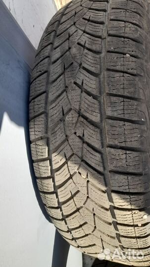 Goodyear UltraGrip 225/65 R17