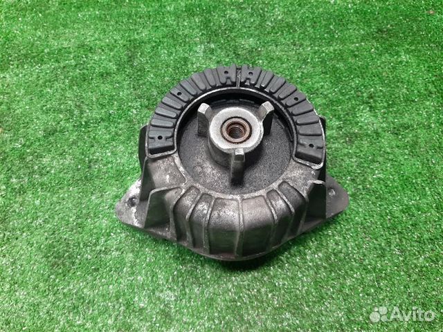 Опора (подушка) двигателя правая Mercedes Benz C