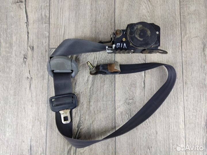 Ремень безопасности передний левый Carina E