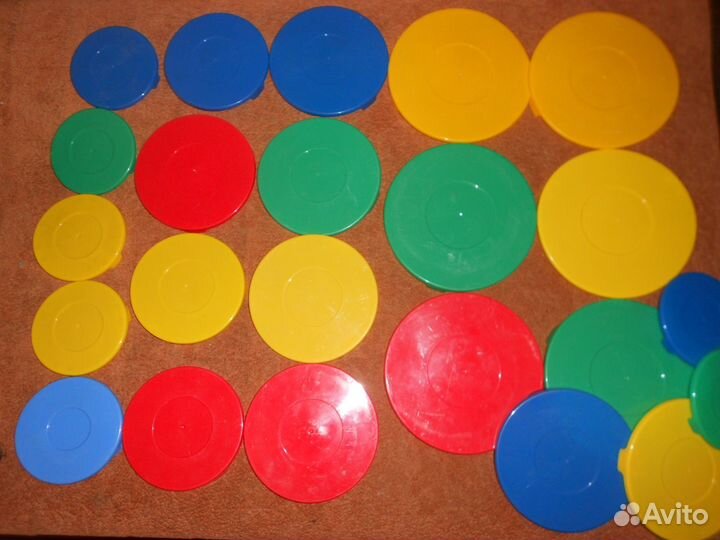 Крышки пластмассовые для салатниц разные новые