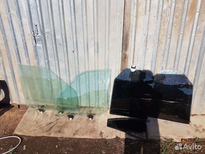 Стёкла дверей Range Rover Sport l320