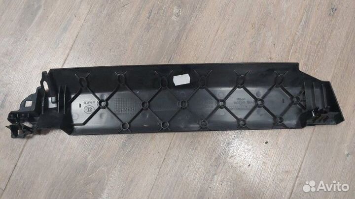 Накладка сиденья передняя правая Bmw 528I F10