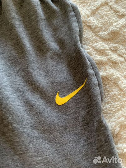 Спортивные штаны nike