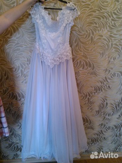 Свадебное платье, Польша. с фатой и креналином