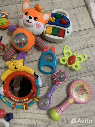 Развивающие игрушки для малышей пакетом