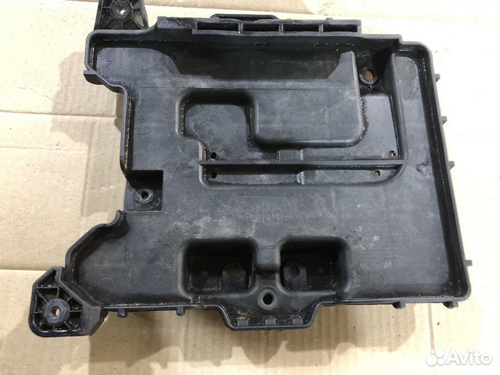 Площадка под акб Хендай Solaris, Kia Rio 3