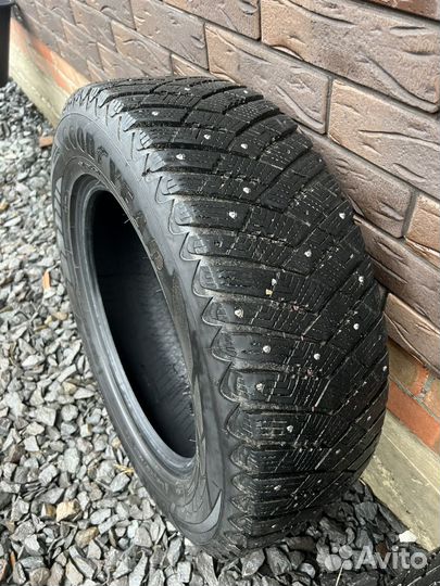 Goodyear UltraGrip 225/65 R17 102