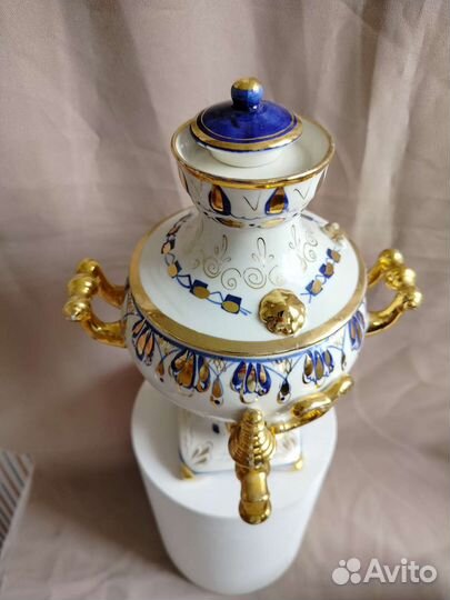 Самовар фарфоровый декоративный. Гжель
