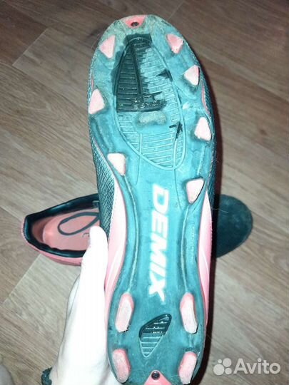 Футбольные бутсы demix