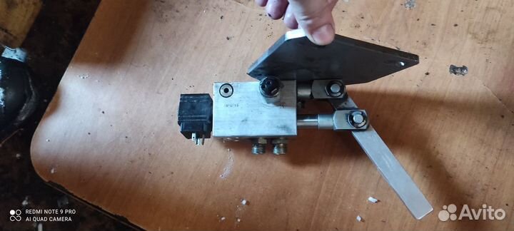 Клапан стояночного тормоза hamm