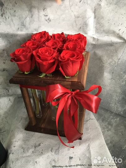 Розы в колбах