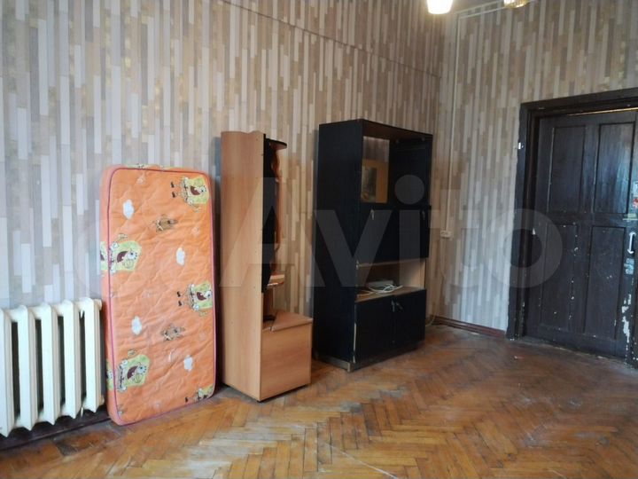 Комната 18 м² в 4-к., 5/5 эт.