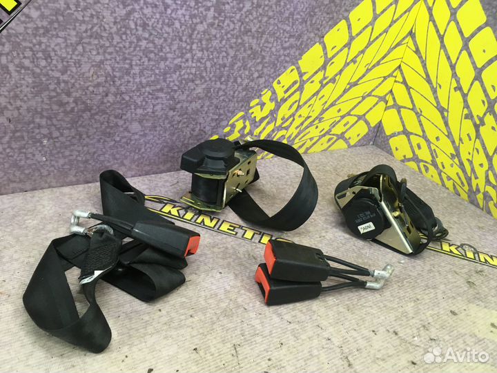 Ремень безопасности задний Шкода Октавия 1997-2011