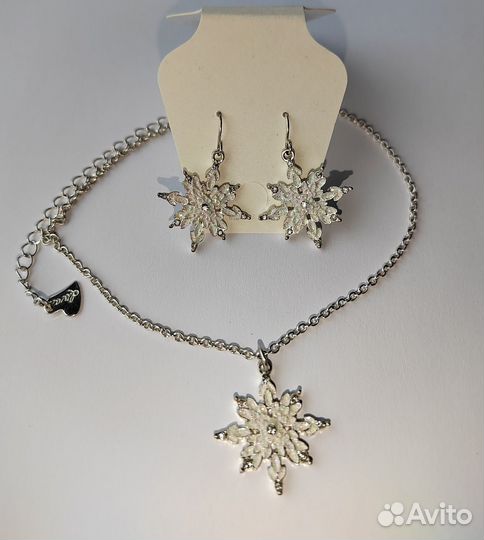 Наборы серьги и цепочка с кулоном