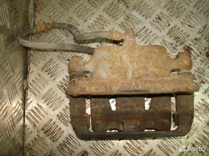 Суппорт Nissan Elgrand E51 2002-2010