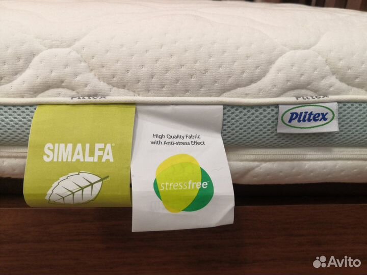 Детская кроватка с маятником