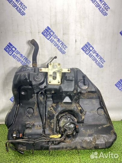 Бензобак Mitsubishi Galant седан 2.4 4G64 2002