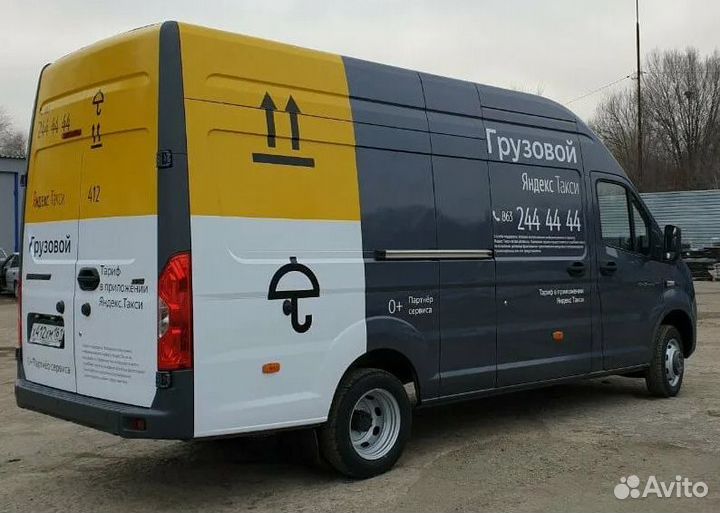 Водитель с личной газелью