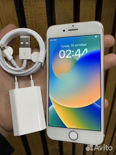 iPhone 8, 64 ГБ