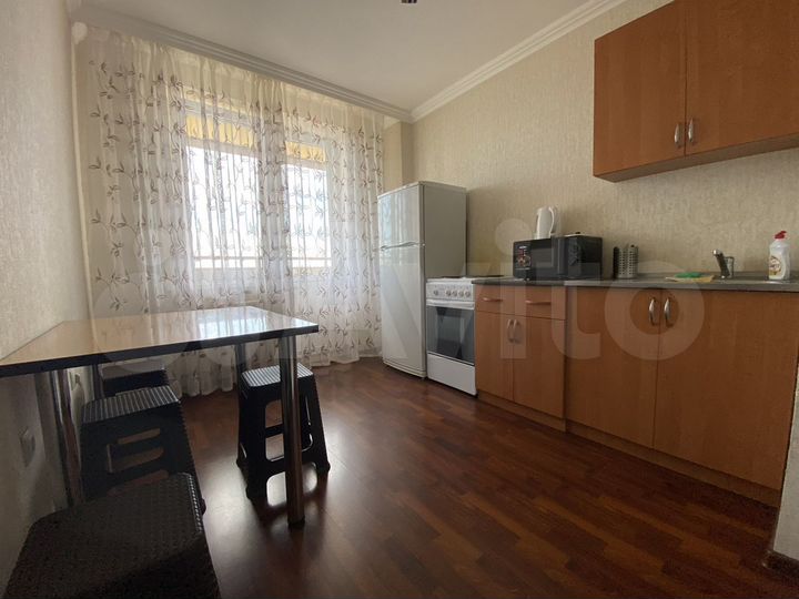 1-к. квартира, 38 м², 10/16 эт.