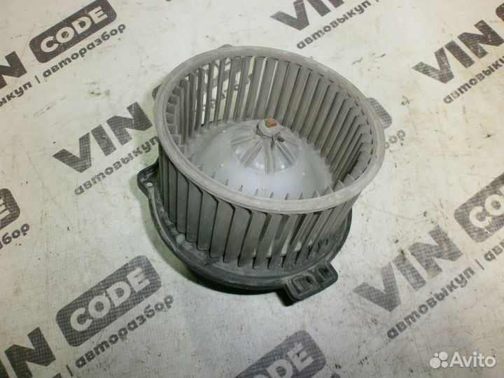 Моторчик отопителя Mitsubishi Carisma