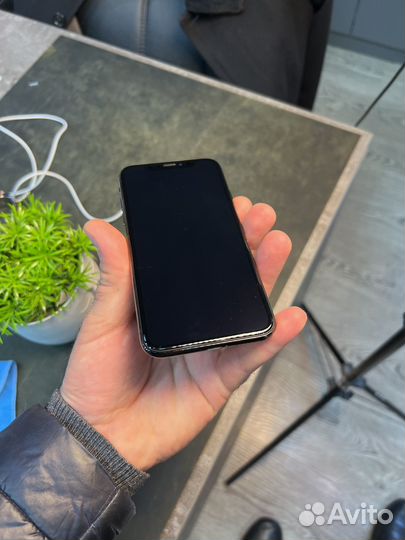 iPhone X, 256 ГБ