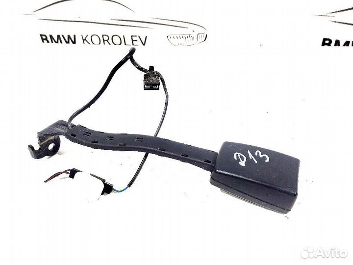 Замок ремня безопасности правый Golf VI (2008-2013