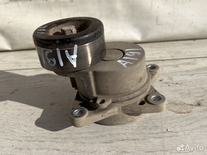 Nissan Patrol Y62 Натяжитель ремня