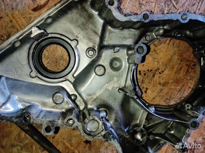 Лобовая крышка передняя на mercedes 2.9 дизель