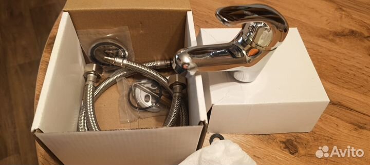 Смеситель для раковины в ванной