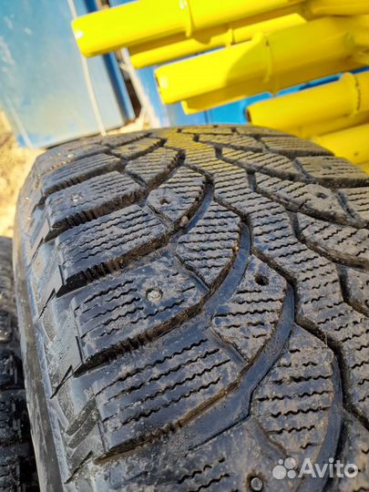 Bridgestone Blizzak Spike-01 225/65 R17