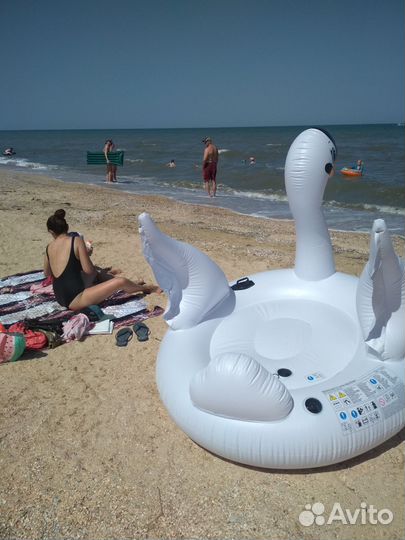 Плот надувной intex Лебедь бассейна 193х152х147