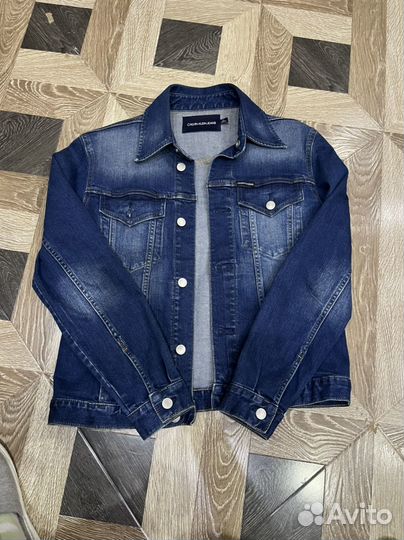 Джинсовая куртка