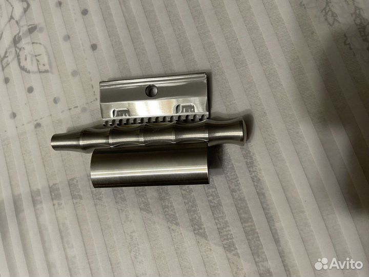 Бритвенный станок Above The Tie SE2