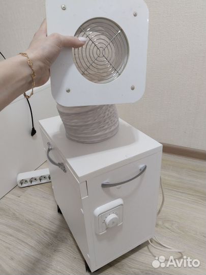 Вытяжка для маникюра и педикюра (б/у)