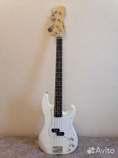 Бас-гитара denn