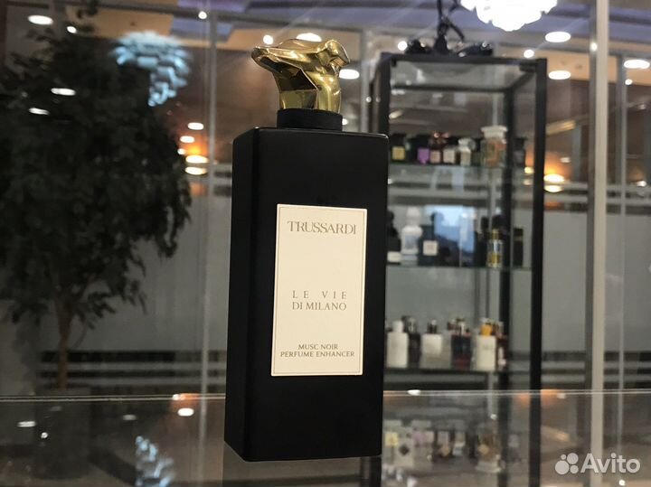 Отливант Trussardi Le Vie De Milano Musk Noir