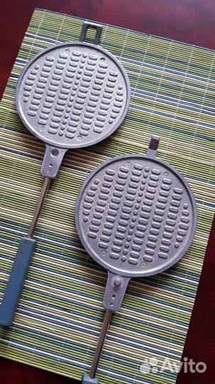 Форма для выпечки вафель, печенья: вафельница СССР