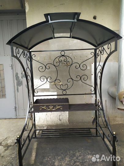 Мангал с крышей