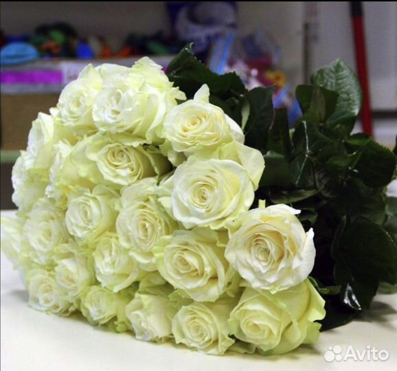 25 белыз роз с доставкой в Кемерово