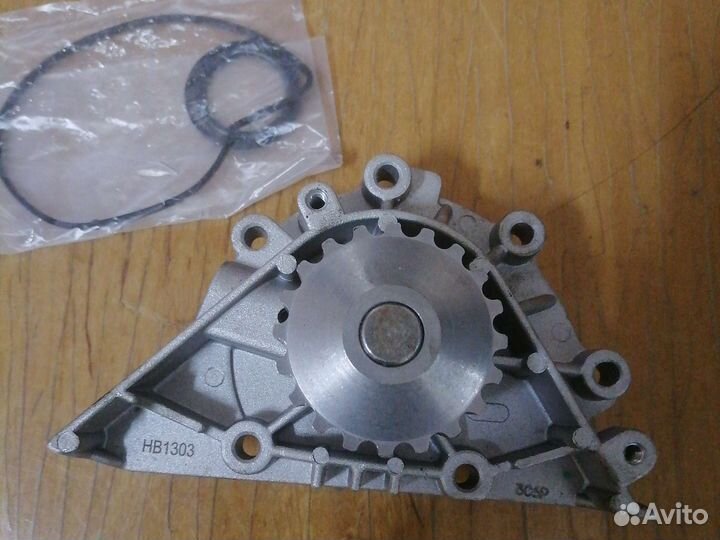 Помпа водяная Peugeot, Citroen передняя часть