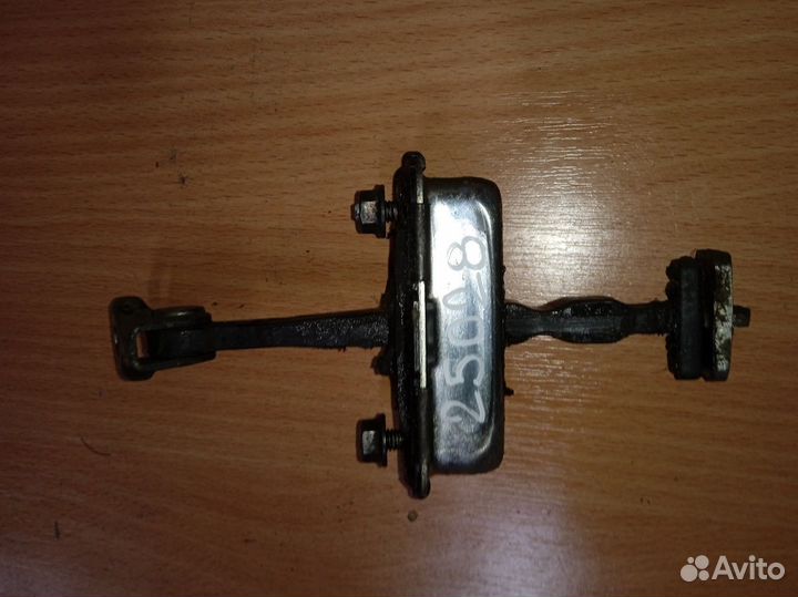 Kia Seed (ED) I ограничитель двери передней