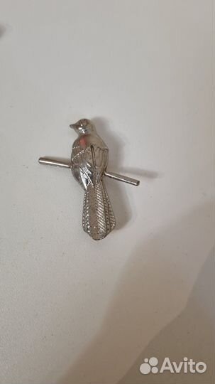 Значки и броши разные