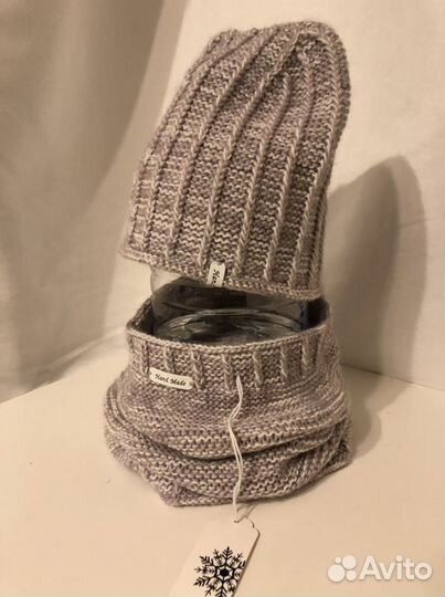 Вязаный комплект шапочка и снуд